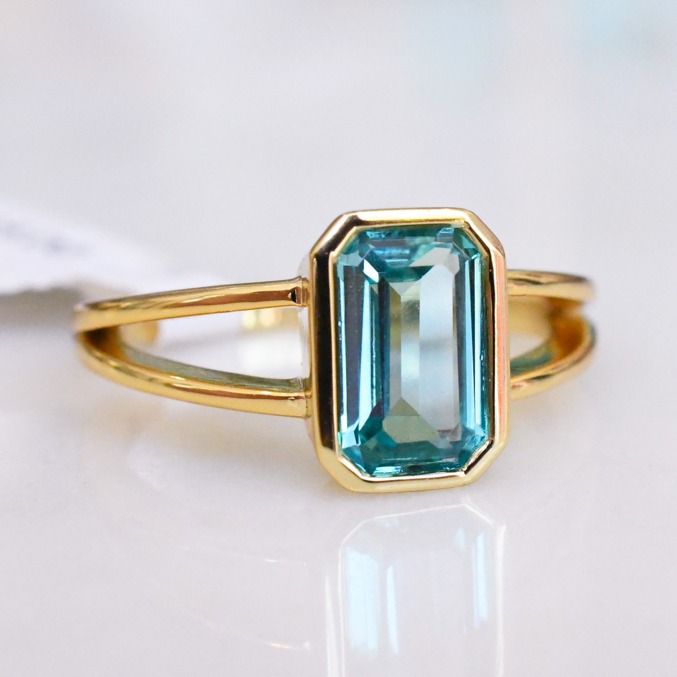 Split Band Mint Sapphire Ring - Gold Plated
