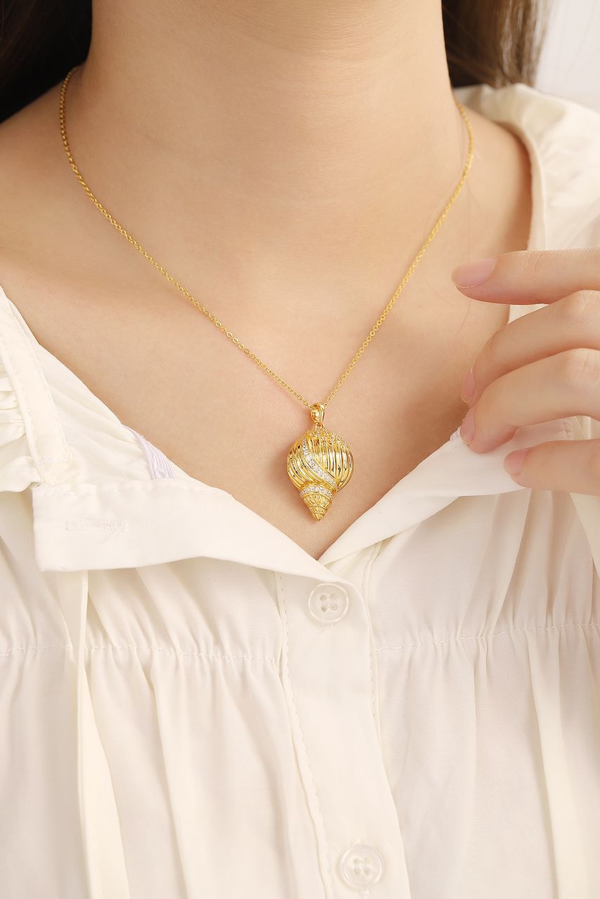 Statement Shell Pendant - Gold Plated